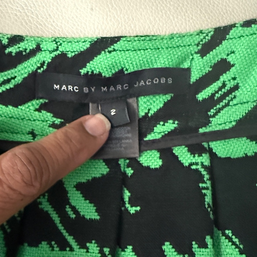 Marc By Marc Jacobs Houndstooth Green and Black Pleated Skirt (size 2) - Picture 5 of 7